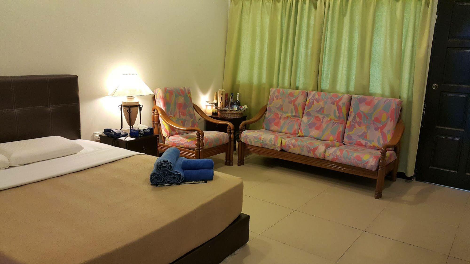 Crystal Hill R Hotel Kampong Kundassan Kültér fotó